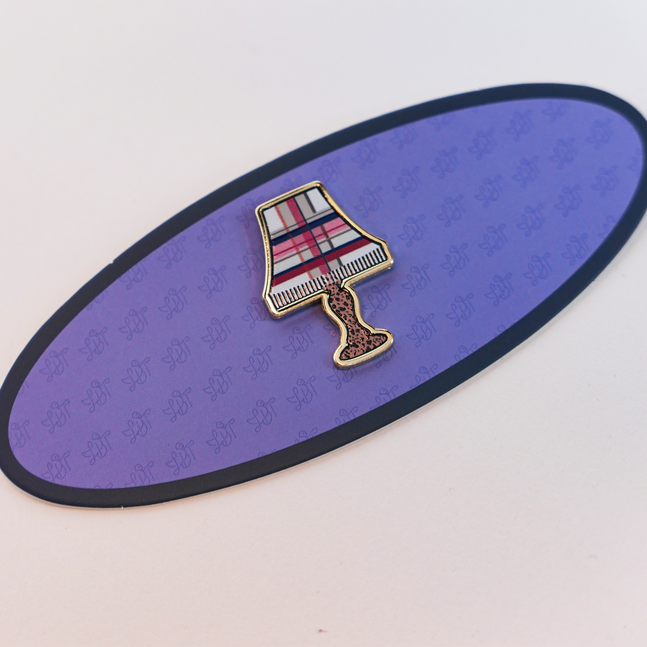 Exclusive Lampshade Pin